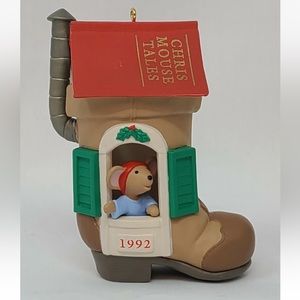 1992 Hallmark Chris Mouse Tales #8 Christmas Ornament